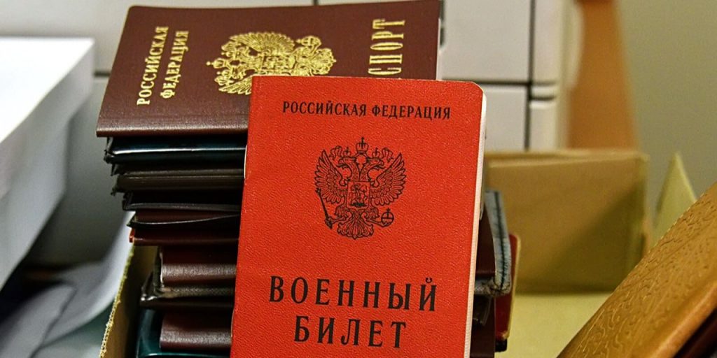 Волонтеры активно информируют москвичей о возможности военной службы по контракту